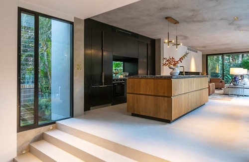 Avalon Beach House | NEW Luxury Avalon House With Pool, Walk To Beach