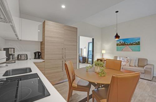 Hollywood Apartment | New Luxury Beachfront Condo with Rooftop Pool
