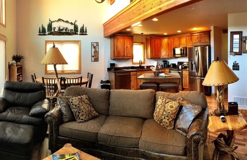 Estes Park Cabin | New Luxury Cabin in Estes Park (3166) No Cleaning Fee