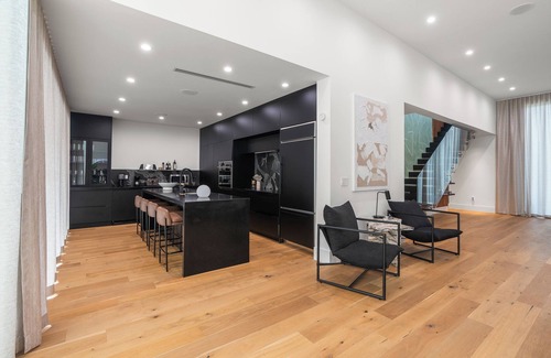 Buena Vista House | New Luxury Feel Villa in Miami w/Pool, Backyard Lounge, Pool Table & Grill