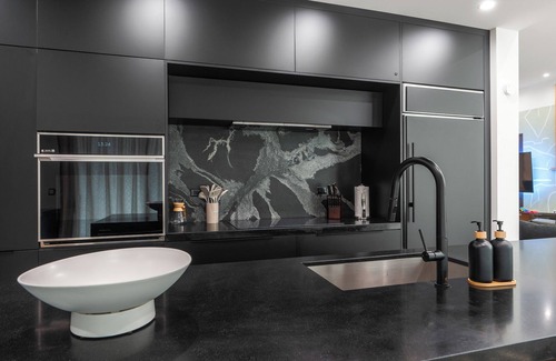 Buena Vista House | New Luxury Feel Villa in Miami w/Pool, Backyard Lounge, Pool Table & Grill