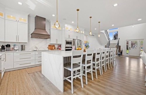 Como House | New Luxury Lake Geneva+Heated Pool+2 hot tubs+Sauna+Fire pit+Photo area