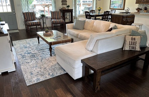 Granbury House | New!! Luxury Lake Granbury Waterfront Home! Sleeps 8 - w/ Boat Dock!