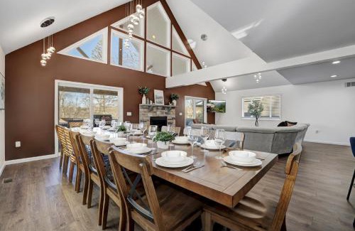 Lake Harmony Villa | New Luxury Lakeview Retreat with Lake Access, HotTub, Game Room, Sleeps 28
