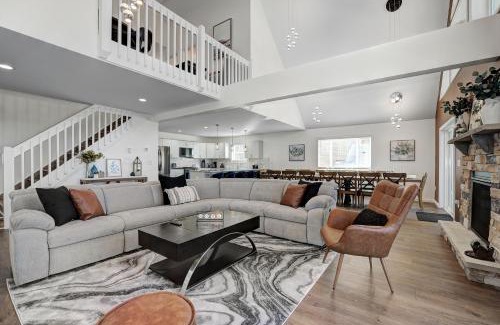 Lake Harmony Villa | New Luxury Lakeview Retreat with Lake Access, HotTub, Game Room, Sleeps 28