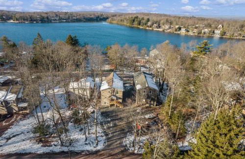 Lake Harmony Villa | New Luxury Lakeview Retreat with Lake Access, HotTub, Game Room, Sleeps 28