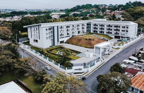 Guachipelin Apartment | New Luxury Loft with Pool by Corporate Stays