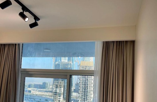 Downtown Dubai Apartment | New Luxury Modern Canal View.