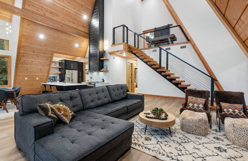 Pickens Cabin | New Luxury Mountain Cabin! Tahoe in the Pines! Sleeps 6