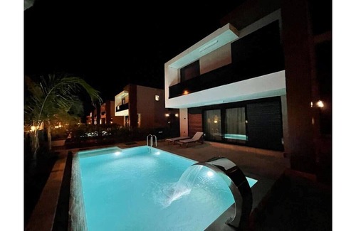 Kaleici House | New luxury Villas with 5 min walk from blue flag seaside.