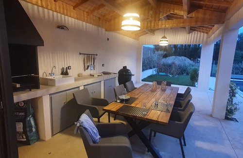 Malaucene House | New luxury villa Provence | Mt Ventoux | Pool with view | Big Green Egg