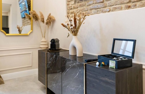 Innenstadt Apartment | NEW | LUXUS Studio | Center | Netflix | Kingbed