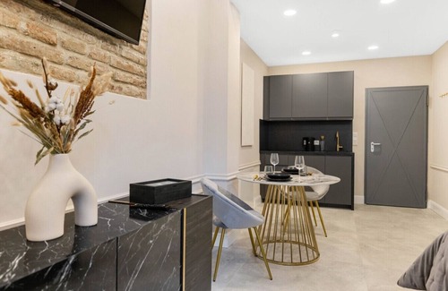 Innenstadt Apartment | NEW | LUXUS Studio | Center | Netflix | Kingbed