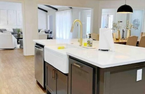 Lubbock House | NEW Magnolia Mansion-4400sqft Hot Tub & 2 Game Rms