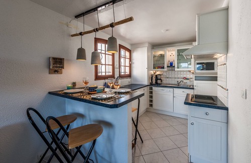 Saint-Raphael Apartment | New! Maisonette La Cigalerie 30 m from the beach, balcony BBQ back to l'Estérel