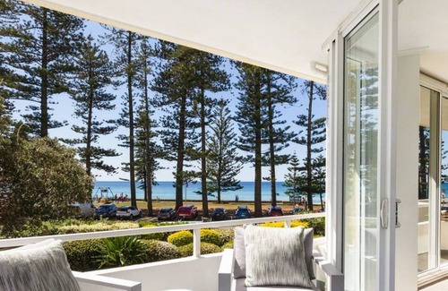 Manly Apartment | NEW! Manly Beachfront Apartment