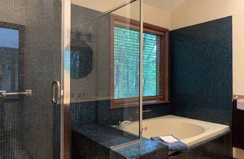 Terra Alta House | New!! Mcferson located in Beautiful Alphine Lake Resort