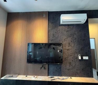 Seri Kembangan Apartment | New metacity 2R 5pax 3min to mrt farm in the city A 0727