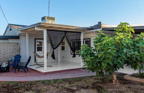 Gardendale Apartment | New Midtown Modern Home with Backyard (Unit A)
