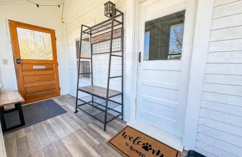 Hooksett Apartment | NEW - Mins to Manchester - Concord - River Views