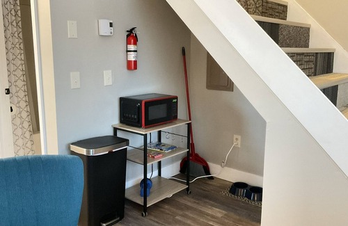 Suncook Apartment | NEW - Mins to Manchester /Concord - Riverfront - Pet Friendly - Yard Space - Mtn