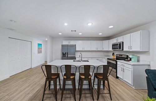 Palm Beach - West Palm Beach House | NEW, Modern 3 bedroom Vacation home