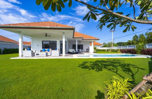 Hua Hin Villa | New Modern 3 Bedroom Villa - MB35