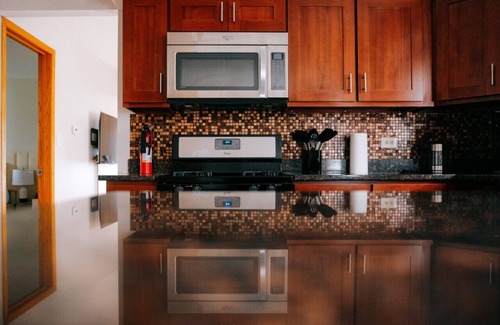 Dunning Apartment | New Modern 3BR Gym Workspace Quiet Location