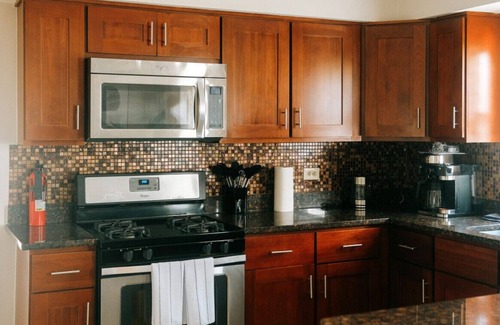 Dunning Apartment | New Modern 3BR Gym Workspace Quiet Location