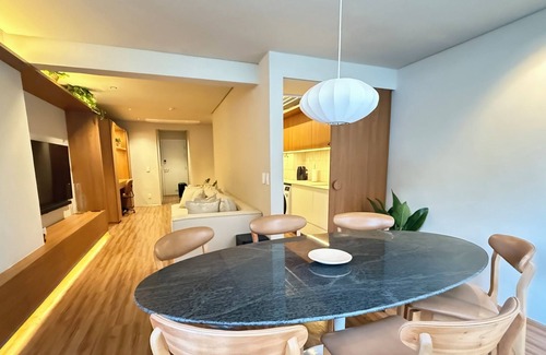 Pinheiros Apartment | New, modern, and complete. 74m2 of luxury and comfort.