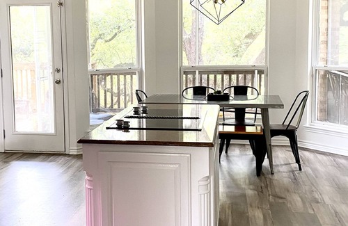 Belton House | ☆NEW! Modern Boho 4 BD w/Backyard Retreat Near Lake! ☆