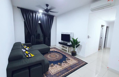 Kajang Apartment | New Modern Condo with Pool at Bangi
