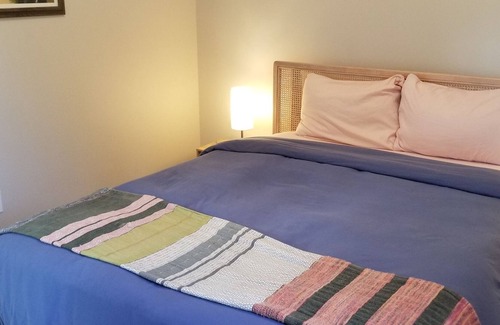 Lake Stevens Cottage | New modern cottage on quiet 5acres 45min N of Seattle