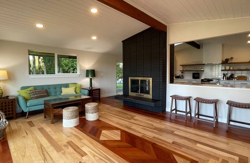 Freeland Cottage | *NEW* 🏡 Modern Cottage w/ Puget Sound Views! 🌊