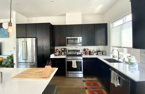 Govalle Condo | New Modern East Austin Condo - 3mi. from Downtown