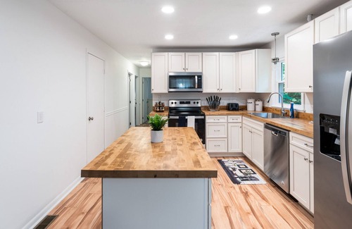 Linden Cottage | New! Modern family cottage oasis with fast WiFi and pet friendly.