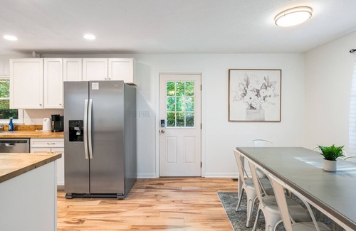 Linden Cottage | New! Modern family cottage oasis with fast WiFi and pet friendly.