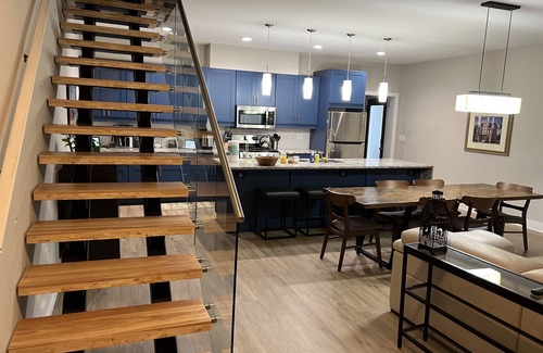 Home Park House | New Modern Home - 5 min walk to Georgia Tech, Sleep 14