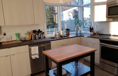 Eastsound House | New, modern, light-filled home in the heart of charming Eastsound village.