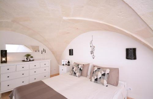 Roccaforzata Apartment | New modern loft by FM atelier