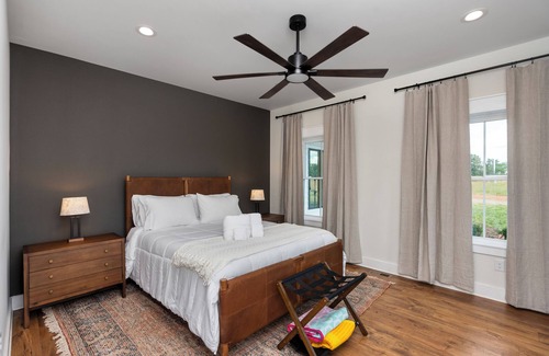 Shipman Other | New! Modern Luxe House Sleeps 20 + Pool + Spa + Firepit + Epic Views