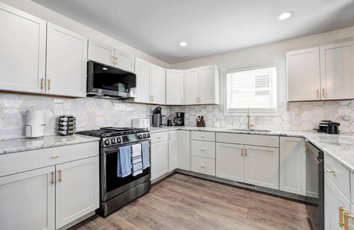 Lake Harmony House | New Modern Luxe Lakeview Retreat: Lake Access, HotTub, Game Room, Firepits, Pets