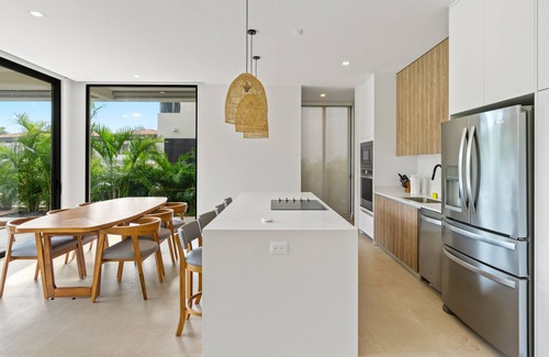 Santa Cruz House | New modern luxury Condo, exclusive community, mini golf, private pool, Beach Club Membership