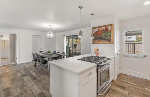 Tempe House | NEW Modern Tempe Home with Pool 4bd 2ba