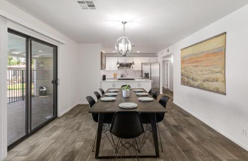 Tempe House | NEW Modern Tempe Home with Pool 4bd 2ba