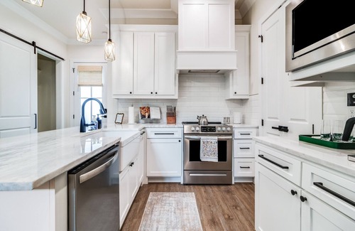 Lafayette House | New modern townhome with Cajun flair located right in the heart of Lafayette!