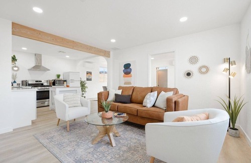 Joshua Tree House | NEW: Mountain View Retreat: Hot Tub & Fire Pit!