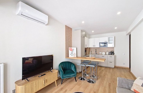 Musicians Quarter Apartment | New! N&J - MAYA TERRASSE - Central - Terrace