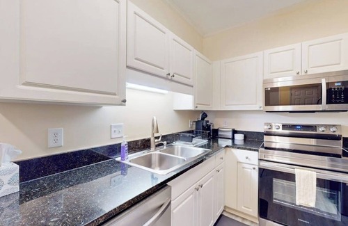 Vaught Condo | NEW! Nice 2BR | Savannah Shores | Pool| Pickleball