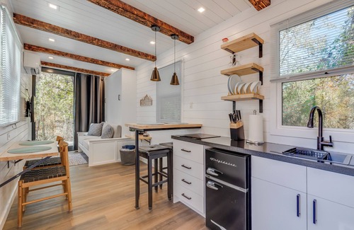 Pickens Cabin | New - Oak Glen MicroCabin - Rare